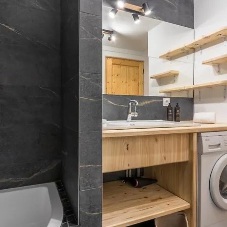 Le Montagnard Apartment *